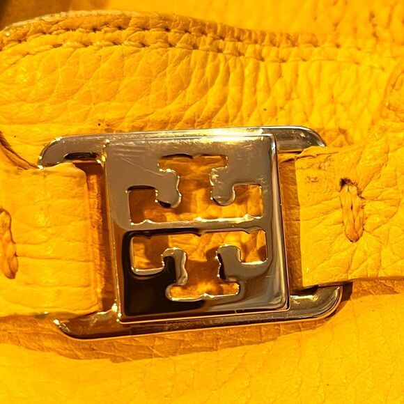 Tory Burch Yellow Leather Loafers with Gold Hardware Size 7 - Picture 7 of 10